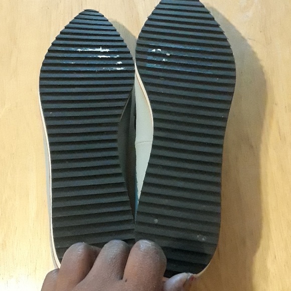 Shoes - Picture 4 of 5